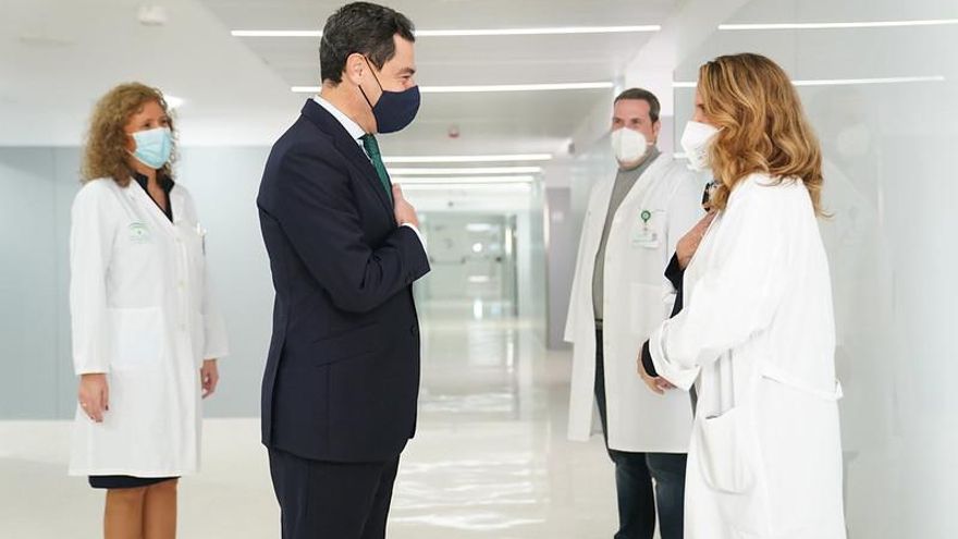 Andalucía se rearma contra la tercera ola: clausura la hostelería a las seis de la tarde, toque de queda a las diez y prorroga el cierre perimetral