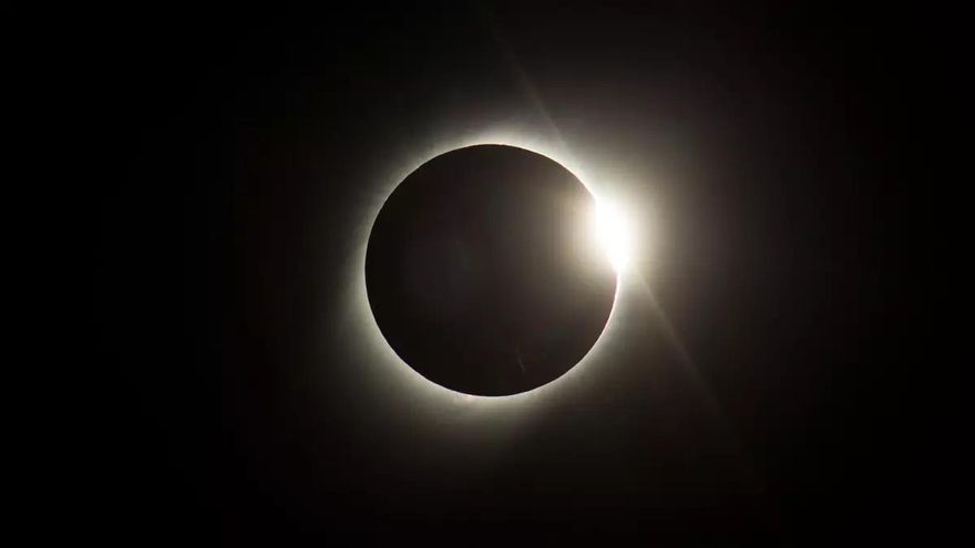 La nubosidad y la línea del horizonte, condicionantes para observar el eclipse en Asturias