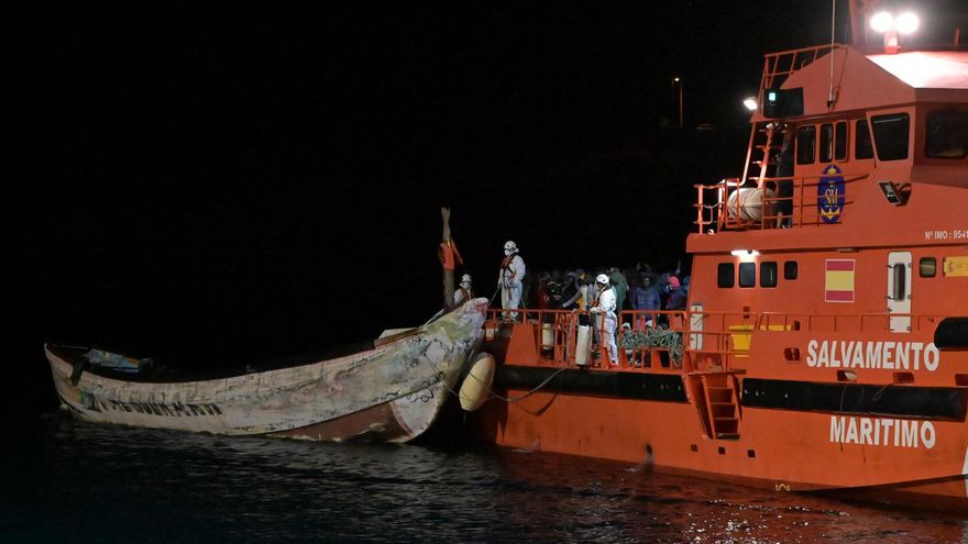 Arriban a la isla de El Hierro 449 migrantes, entre ellos 30 menores, en cuatro cayucos