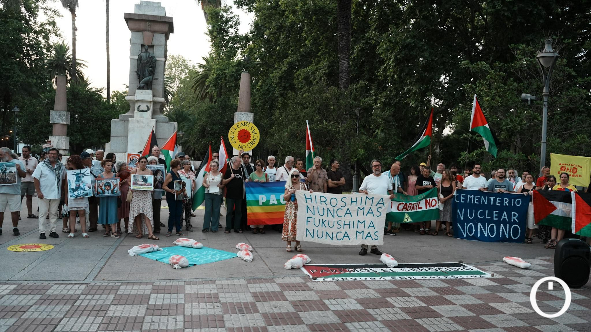 Concentración por el 80º aniversario del bombardeo de Hiroshima y Nagasaki, contra el rearme y las guerras.