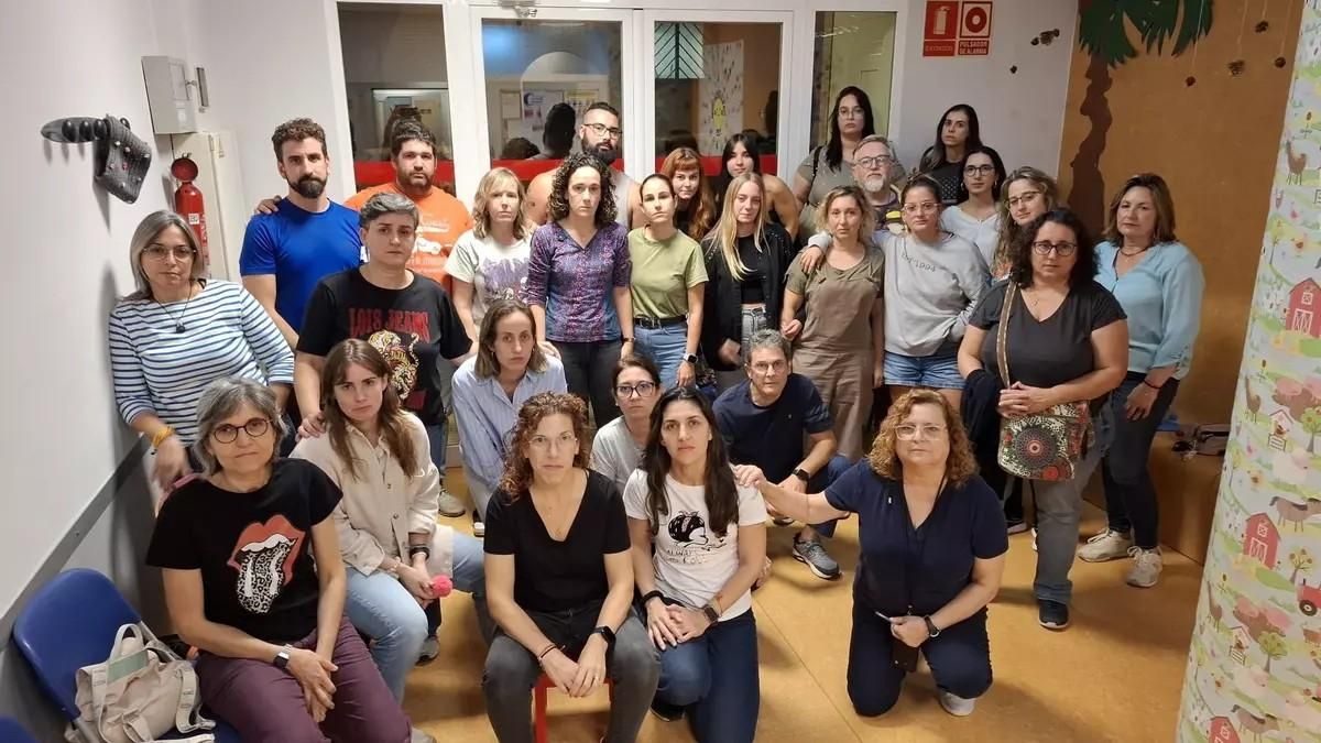 Trabajadores del Consorci Comarcal de Serveis Socials de L'Horta Nord afectados por los impagos de Bienestar Social.