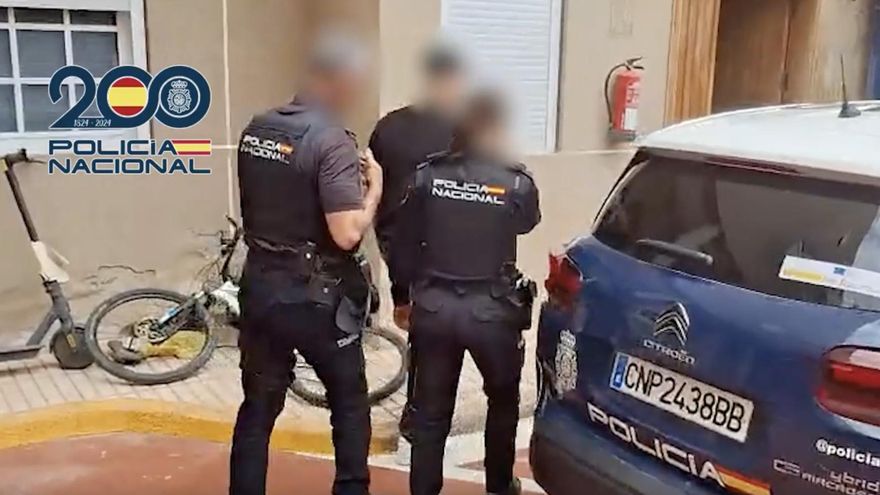 Peleas de gallos, marihuana, extorsión y explotación sexual: cae una imporante red criminal con ramificación en Canarias