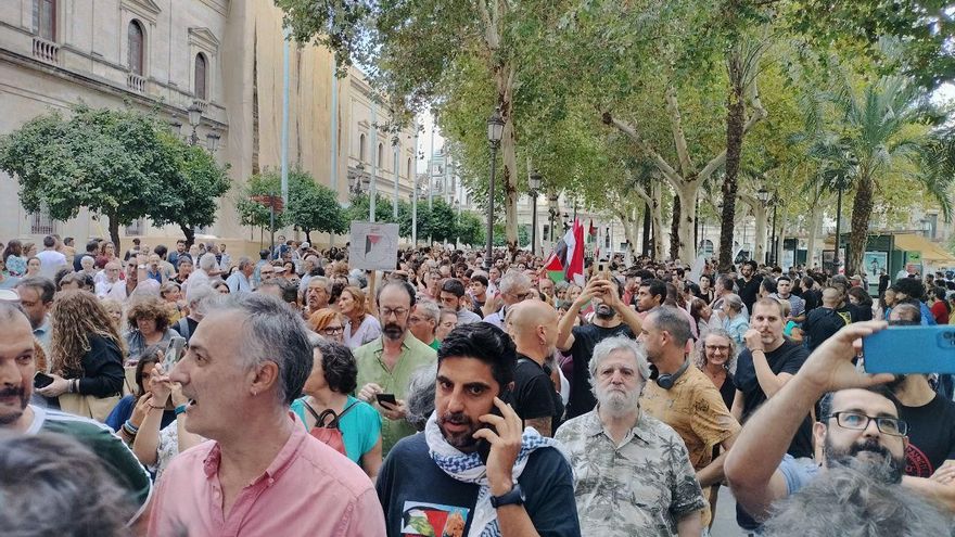 "¡Gaza, no estás sola!" Cientos de personas claman por la defensa del pueblo palestino desde Sevilla