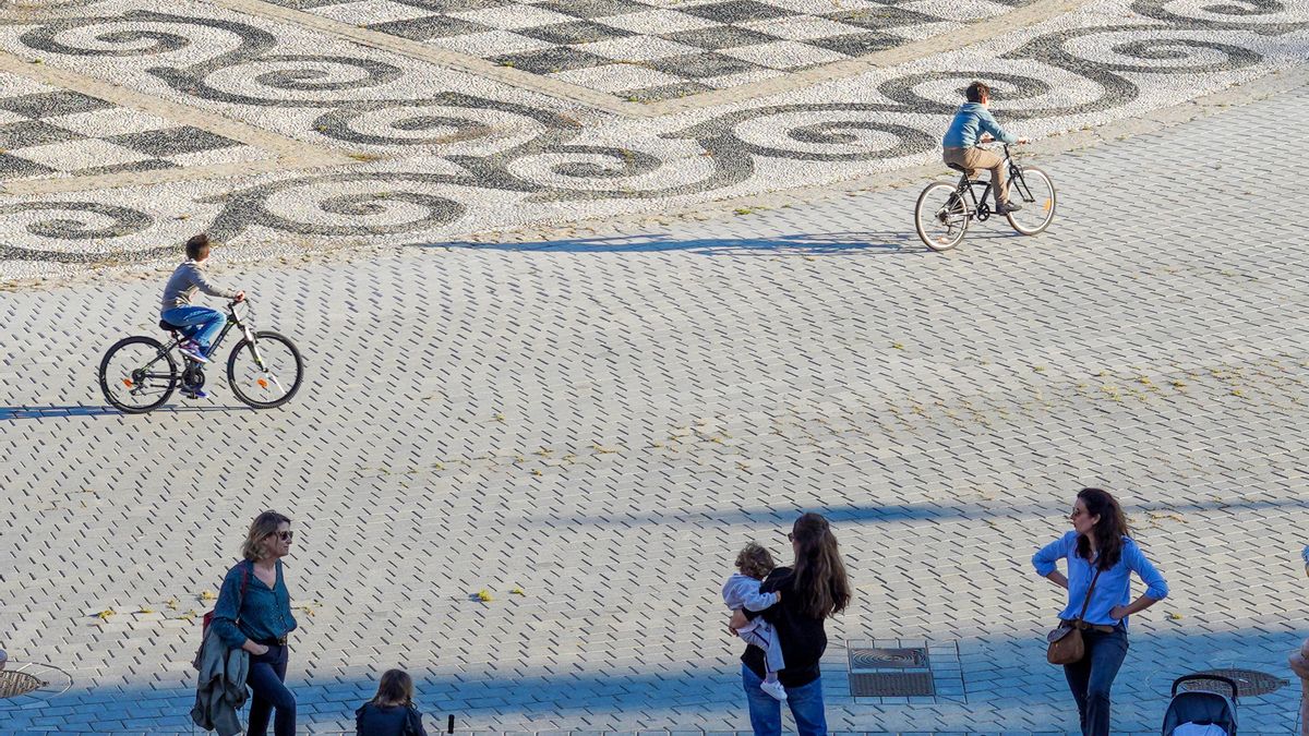 Andalucía reformará la ley para mantener la condición de familia numerosa hasta que el hijo menor cumpla 26 años