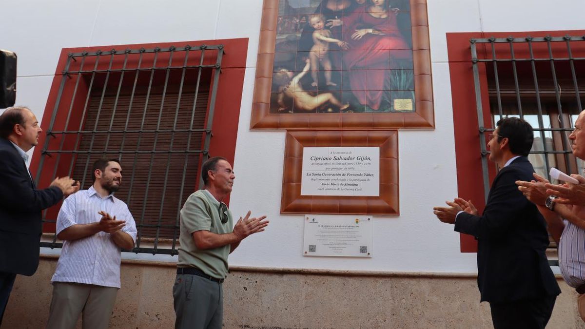 Almedina rinde homenaje a Cipriano Salvador, el maestro que protegió una valiosa pintura durante la guerra civil