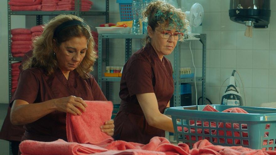 'Las invisibles' levanta la alfombra de los problemas reales con historias de mujeres obreras