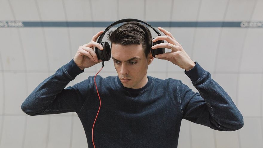 ¿Te podrían engañar con una voz copiada por una inteligencia artificial? Haz la prueba