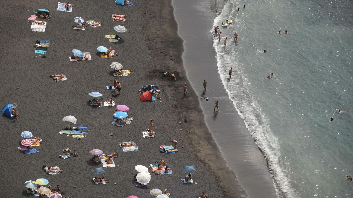 Vacaciones: un lujo que no se pueden permitir casi cuatro de cada diez canarios
