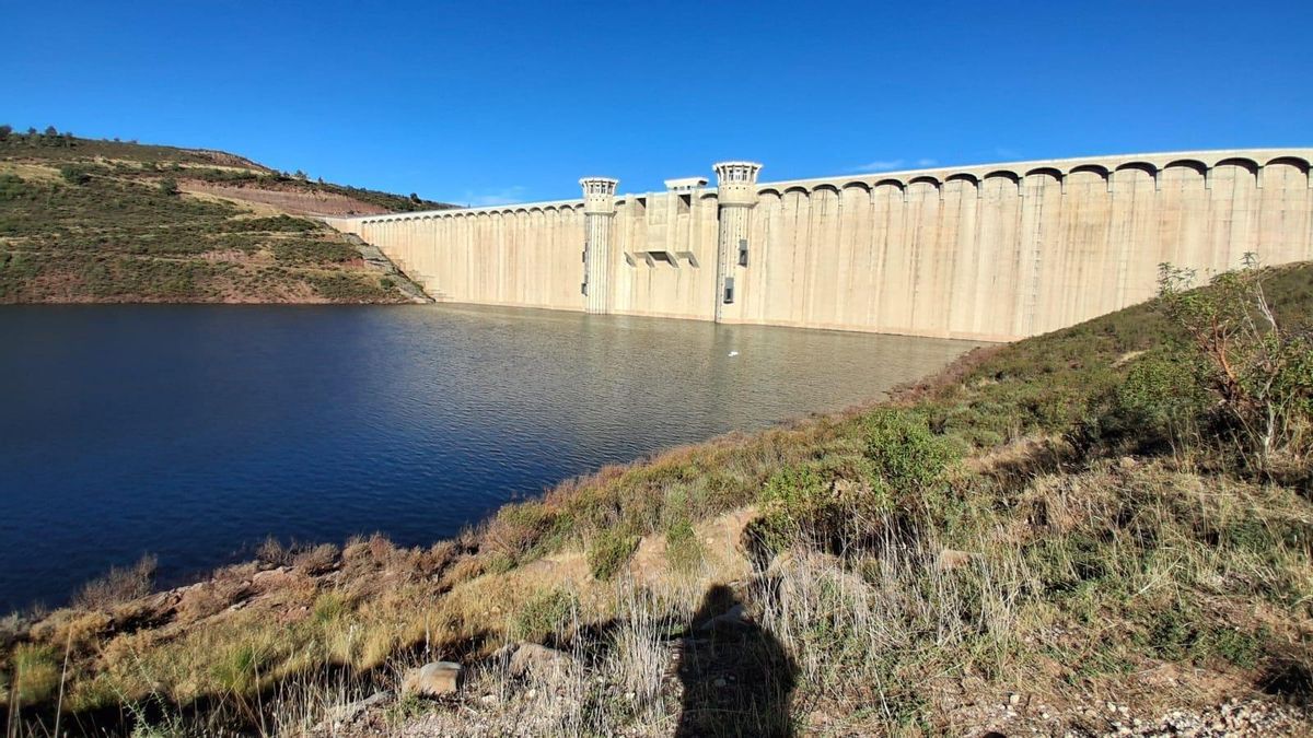 La presa de Burgos que no se llena tras 22 años en obras: Castrovido necesita sellar fugas por tercera vez
