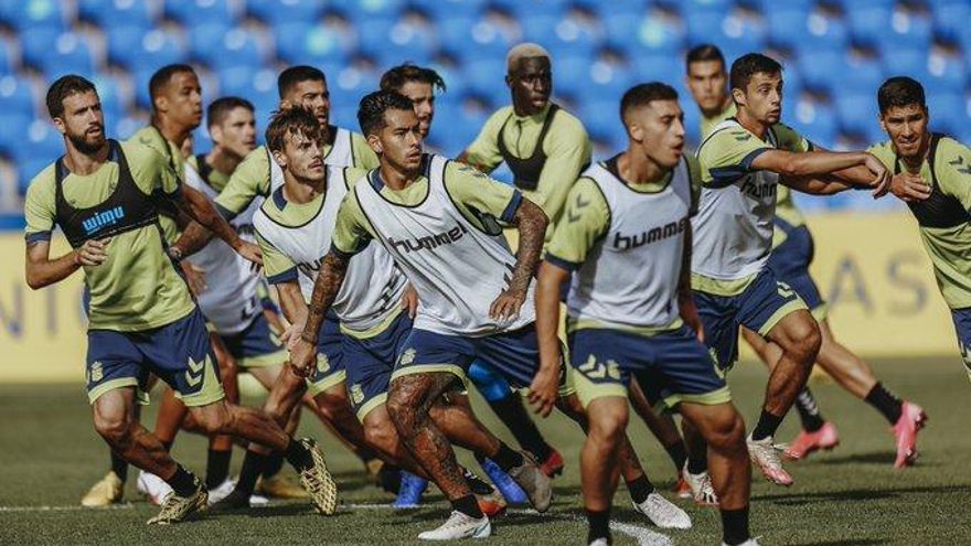 La UD Las Palmas recibe un Almería herido