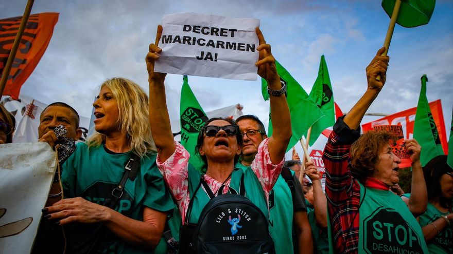Un grupo de personas durante una manifestación del Sindicat de Llogateres frente al Palau de Congressos de Catalunya, a 28 de septiembre de 2026, en Barcelona, Catalunya (España). Kike Rincón / Europa Press