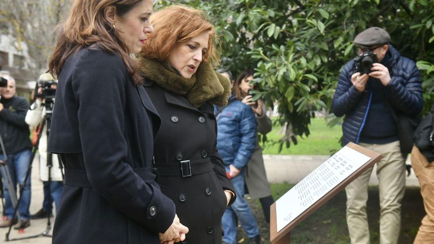 Arrancan la placa en memoria de Miguel Ángel Blanco instalada hace cuatro meses en Vitoria