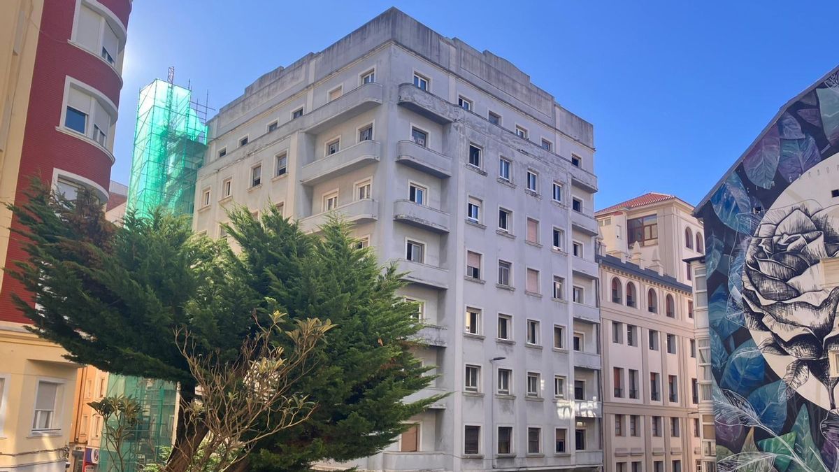 Desalojado un edificio del centro de Santander por daños estructurales causados por la reforma de la empresa propietaria
