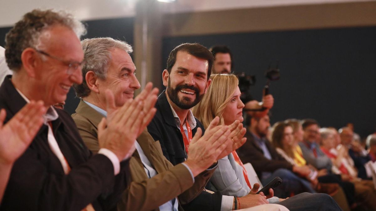 Cotrina arranca su etapa en el PSOE extremeño con una dirección de unidad y carga contra el pacto PP-Vox: "Es una humillación"