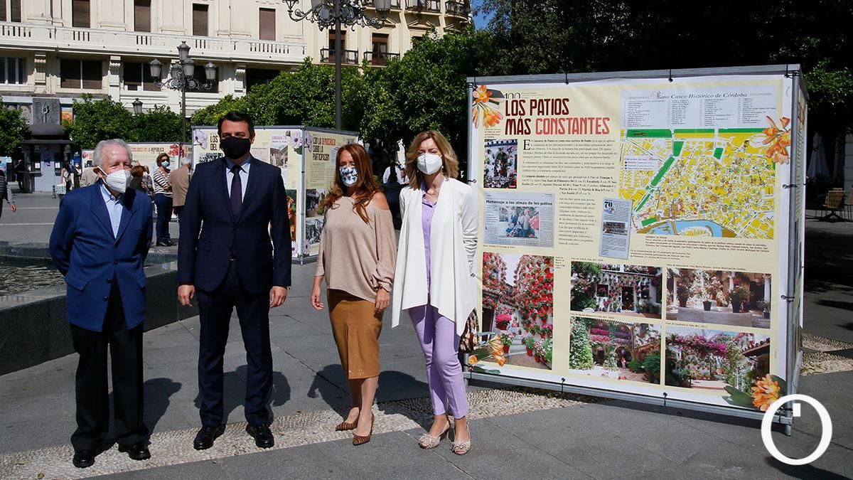 Inauguración de la exposición '100 Años de Patios' en la Plaza de las Tendillas.