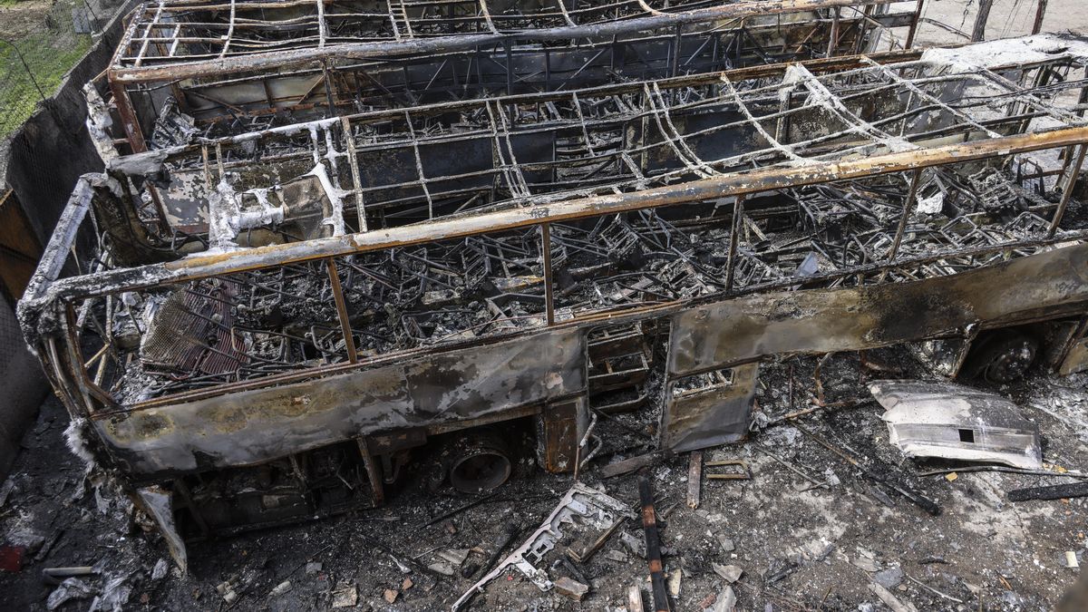 Zelenski acusa a Putin de atacar edificios residenciales en un bombardeo que ha dejado dos muertos en Kiev