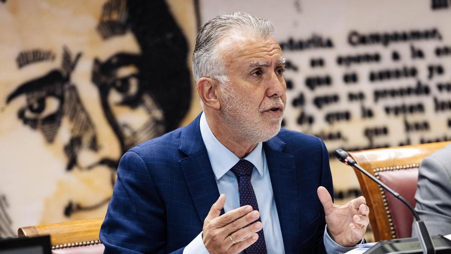 El ministro de Política Territorial y Memoria Democrática, Ángel Víctor Torres, comparece en la Comisión de Entidades Locales, en el Senado, a 11 de abril de 2024, en Madrid, (España). Durante su comparecencia ha informado sobre las líneas básicas de su m