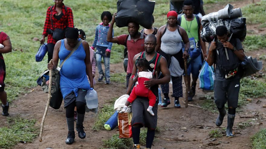 Panamá cierra tres pasos de acceso en el Darién para "canalizar" el flujo de migrantes