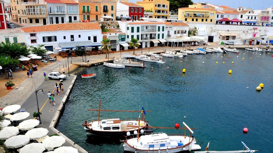 Los turistas consumen uno de cada cuatro litros de agua en Illes Balears: "Debemos repensar el modelo de turismo 'low cost'"