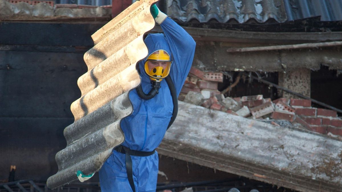 Cerca de 40 ayuntamientos se reparten los 150.000 de ayudas para promover censos municipales de amianto