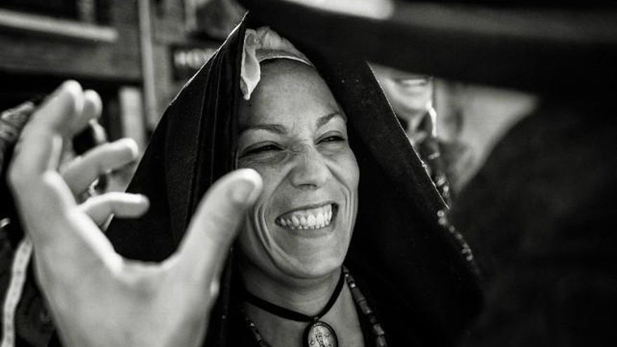 Cazador de Sonrisas, de Mark Green Base, tercer premio.