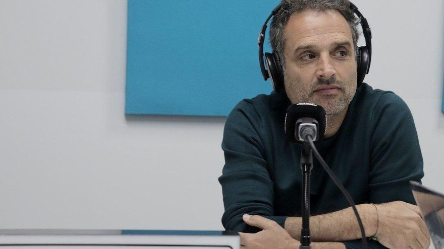 El director y actor Daniel Guzmán en Carne Cruda 