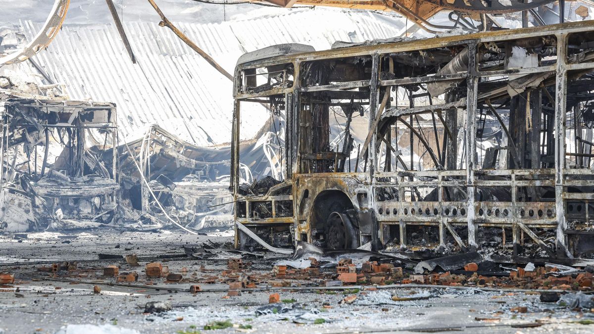 El Ayuntamiento de Madrid cederá 40 autobuses a Burgos para remplazar los quemados en el incendio de las cocheras