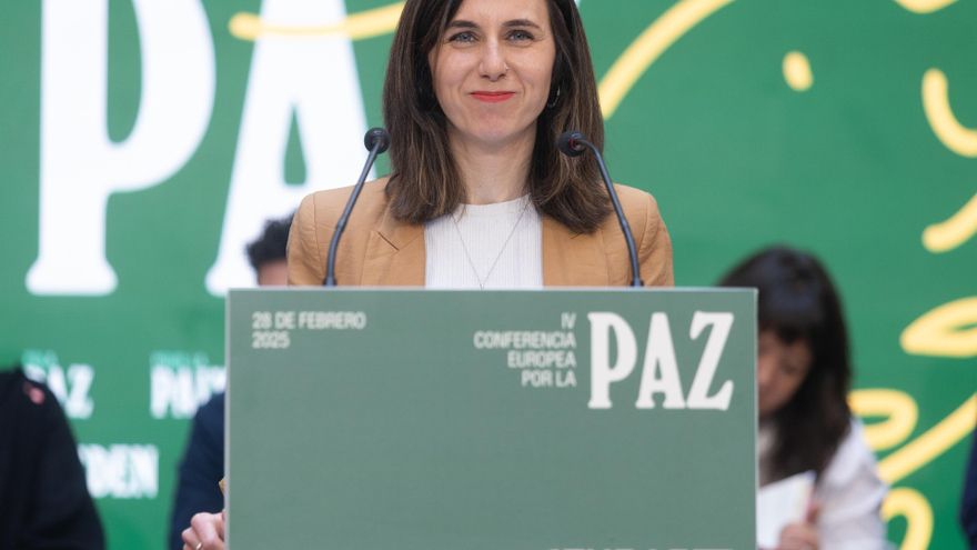 La secretaria general de Podemos, Ione Belarra, interviene durante la IV Conferencia Europea por la Paz organizada junto a representantes de partidos europeos, en el Espacio Larra, a 28 de febrero de 2025, en Madrid (España).