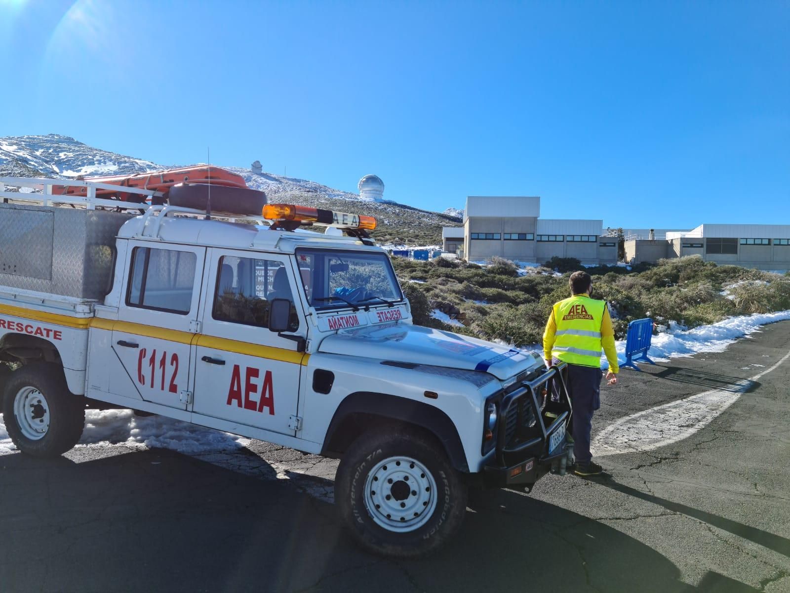 AEA en labores de control de tráfico por la nieve en la zona del Roque de Los Muchachos.