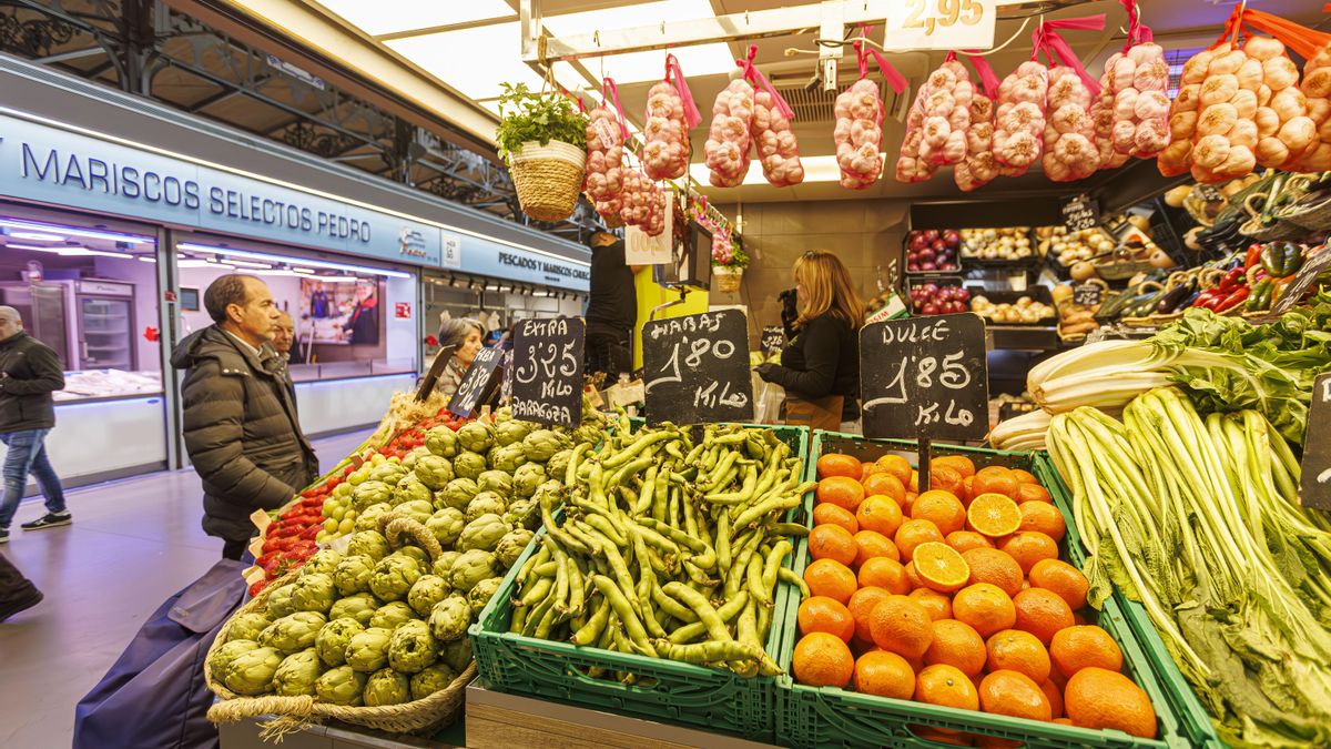 La riqueza de las familias marcó récord en 2025 con 2,6 billones de euros y su deuda marcó mínimos desde hace 25 años