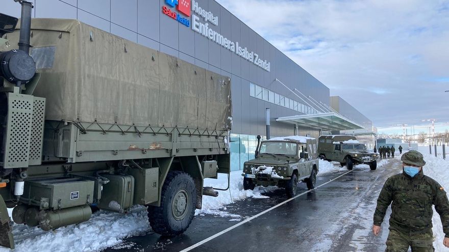 El Ejército trabaja para despejar los accesos al hospital Isabel Zendal de Madrid