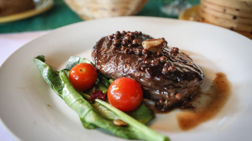 Un estudio concluye que la comida sabe mejor si la vemos antes de olerla