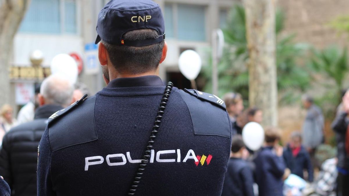 El Gobierno refuerza la seguridad de la embajada en Caracas enviando a policías del GEO