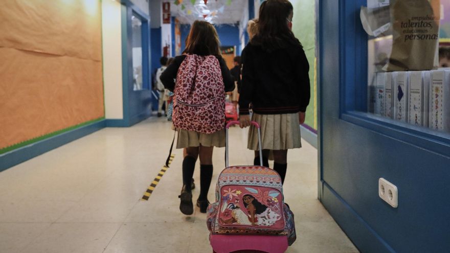 Archivo - Niños en el colegio