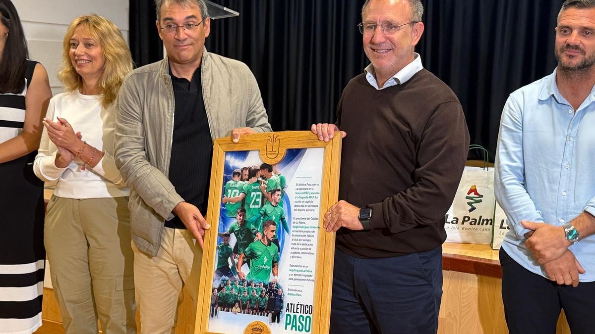 El Cabildo de La Palma  ha falicitado al Atlético Paso tras sellar una temporada sobresaliente.