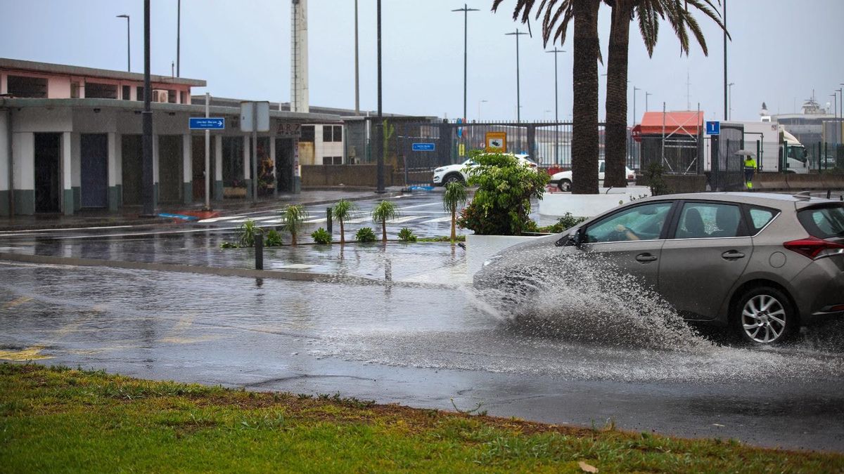 El PSOE de Santa Cruz de La Palma denuncia que la entrada norte del puerto “se anega con las primeras lluvias”
