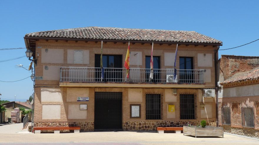 “Calma tensa” en Matarrubia un mes después de la agresión al alcalde: “Tenemos que volver a llevarnos bien”