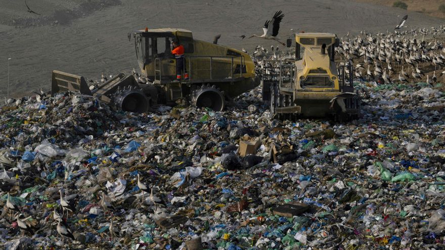España recicla algo más, pero todavía incumple el nivel mínimo exigido por Europa