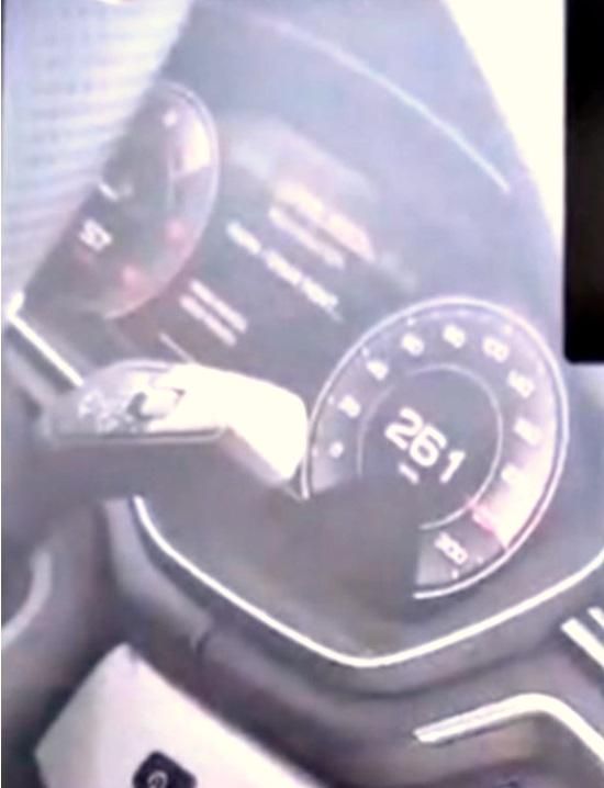 Investigado un conductor por circular a 260 km/h, con siete personas en el turismo, algunas menores