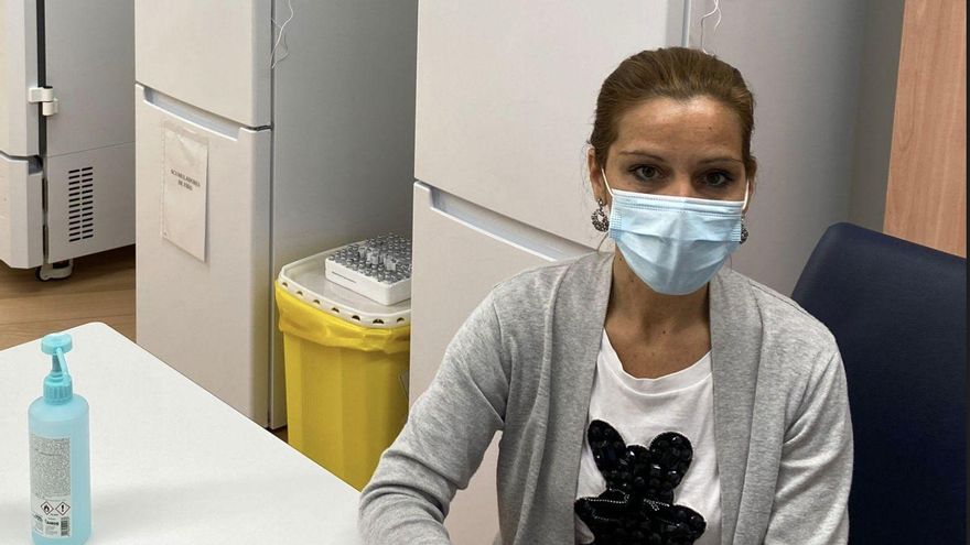 Begoña Reyero, enfermera integrante del equipo de vacunación COVID en Canarias.