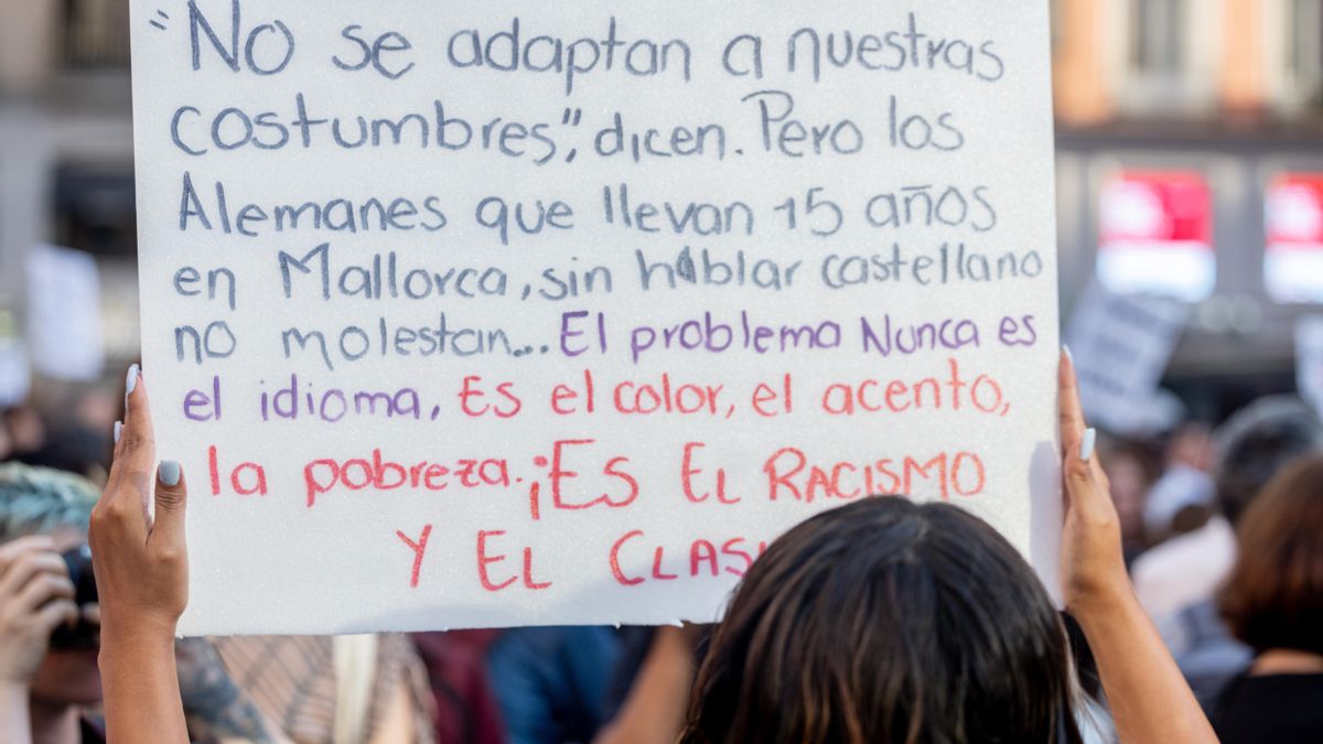 Concentración contra el racismo y la xenofobia tras los hechos ocurridos en Torre Pacheco, en la plaza de Callao de Madrid, a 17 de julio de 2025