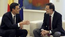 Pedro Sánchez y Mariano Rajoy en Moncloa