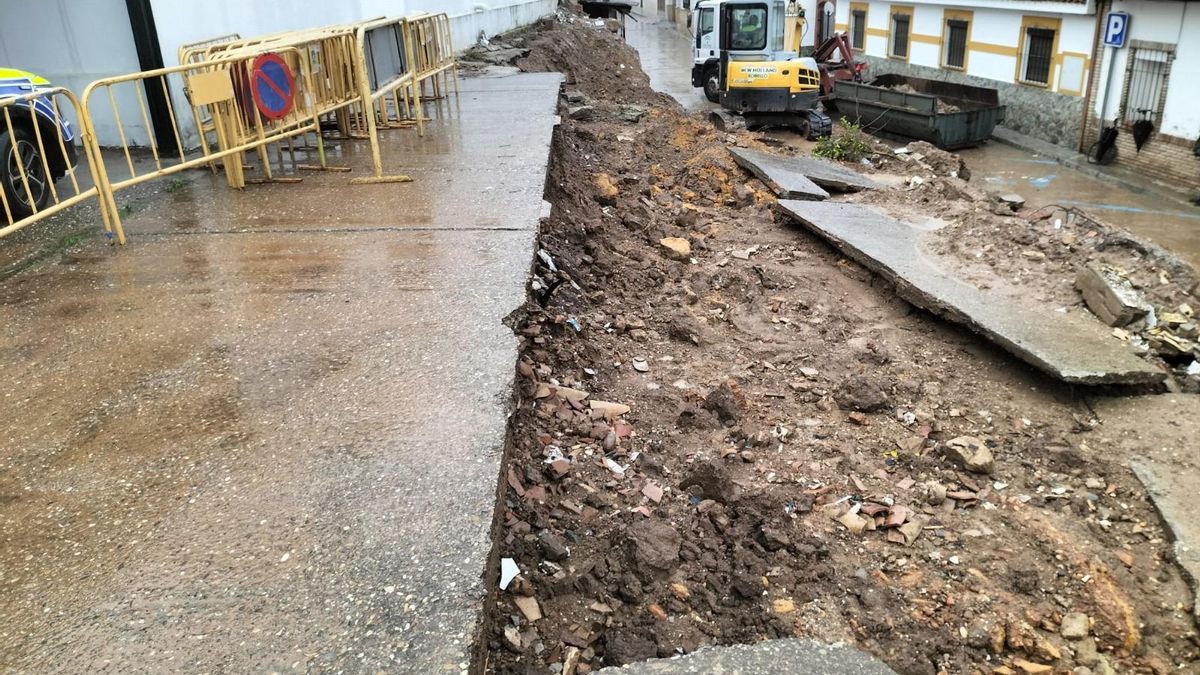 Muro destruido en Almodóvar del Río