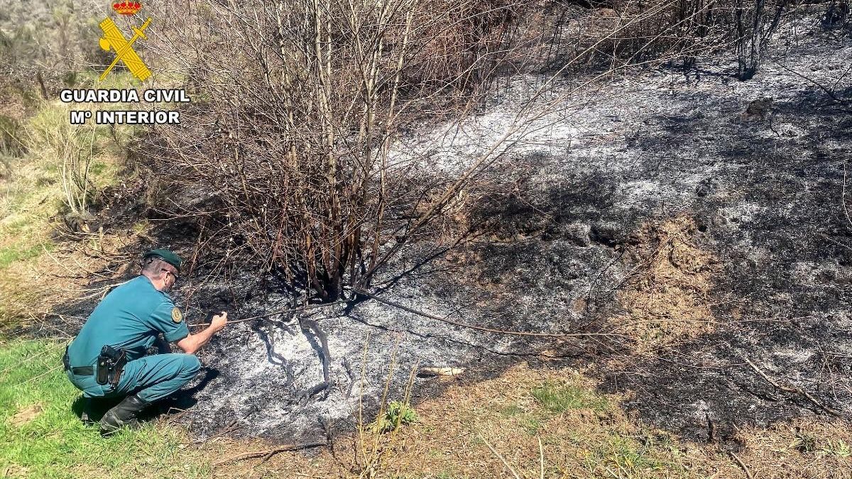 La Guardia Civil localiza al vecino que provocó el incendio forestal en Igüeña