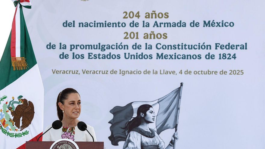 Sheinbaum llama a FF.AA. a rechazar corrupción, en medio del escándalo 'huachicol fiscal'