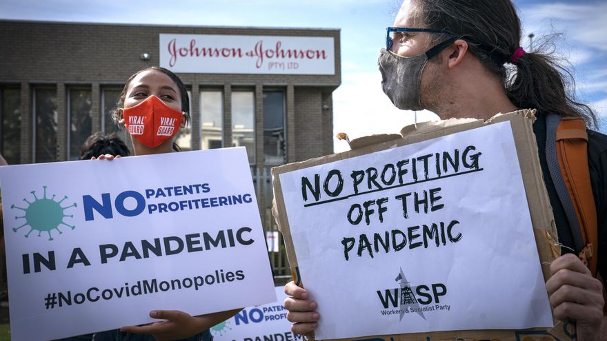 EEUU toma una decisión "histórica" sobre las patentes de vacunas, ¿y ahora qué?