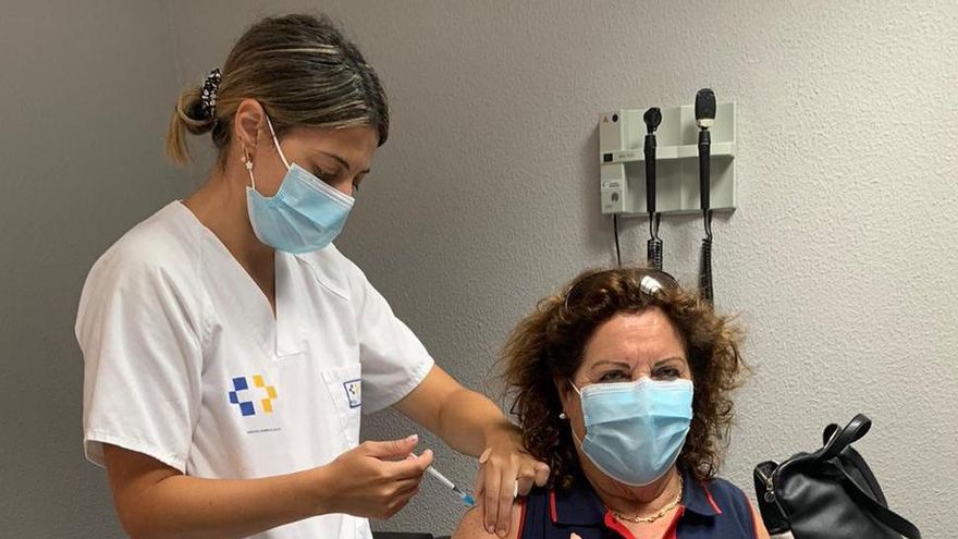 Vacunación contra la COVID a vecinos de Lanzarote