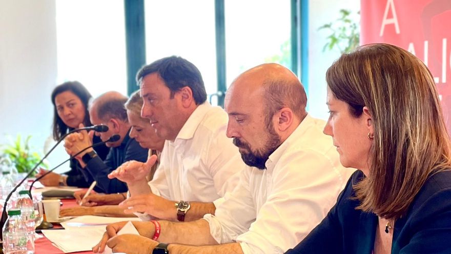 La dirección del PSOE gallego desautoriza a la ejecutiva provincial de Ourense y dice que no negociará con Jácome