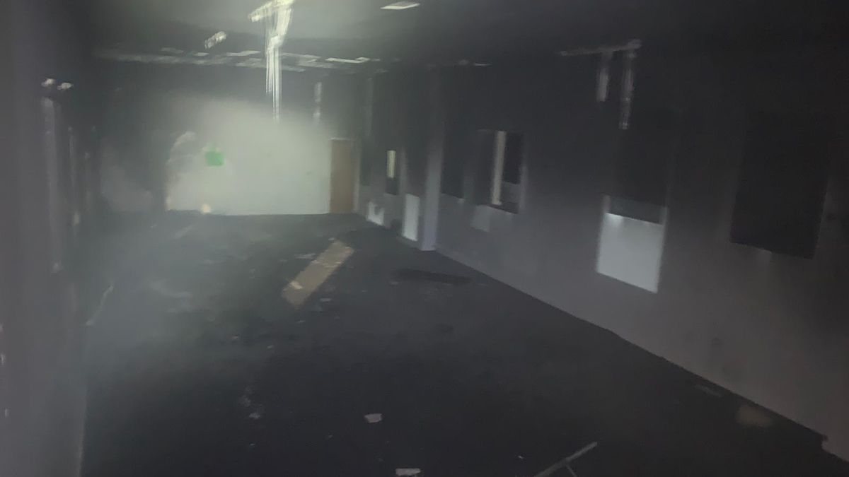 Las instalaciones del albergue de La Santa tras un incendio promovido por los propios trabajadores