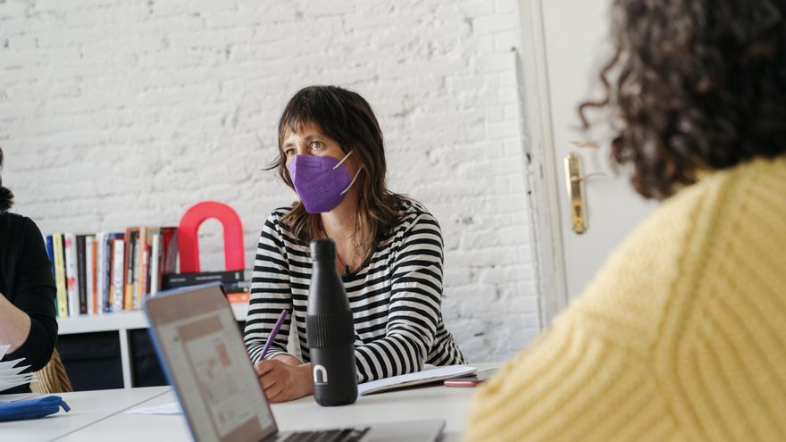 Isabel Inés en su escuela, La Nave Nodriza